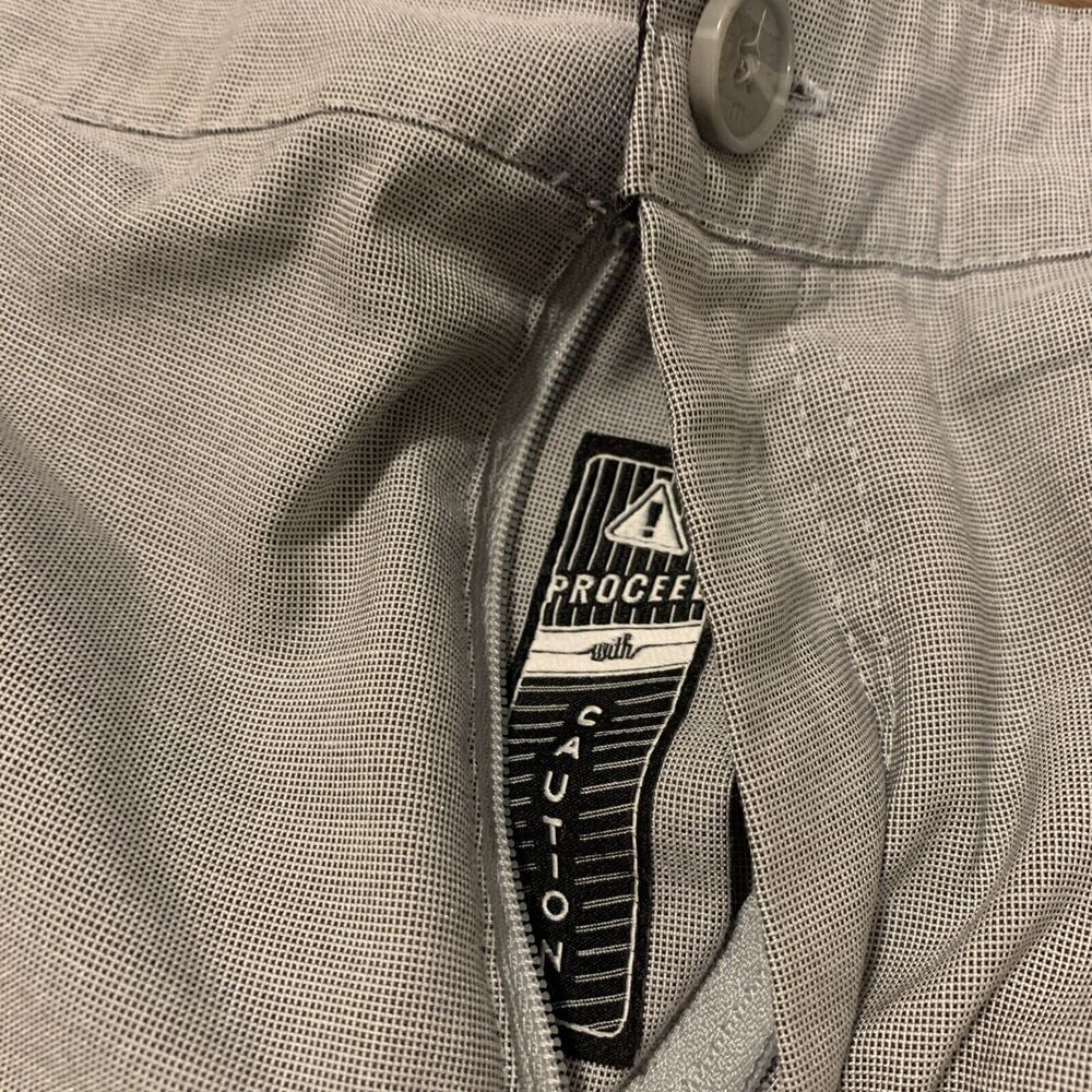 Travis Mathew Beck Shorts Mens Gray 34 Performance Stretch Golf Wicking Casual‎ - Picture 5 of 13
